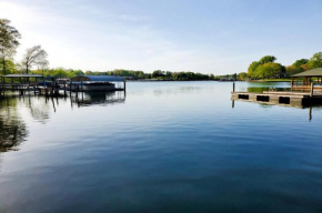 Castaway Cove -Lake Norman Waterfront Home with Private Dock